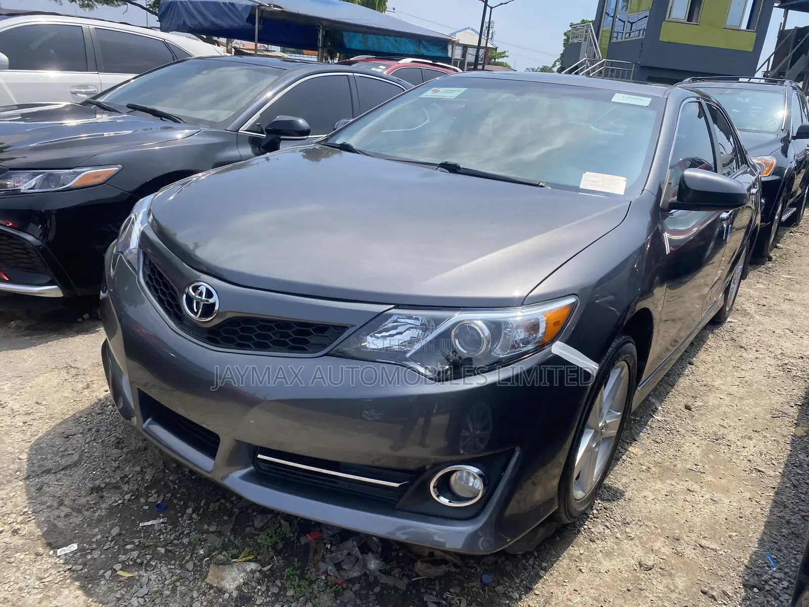 Toyota Camry SE 4dr Sedan (2.5L 4cyl 6A) 2013 Gray