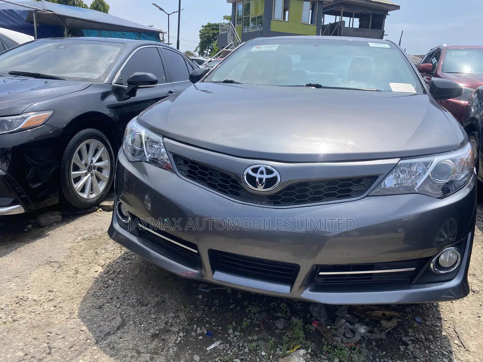 Toyota Camry SE 4dr Sedan (2.5L 4cyl 6A) 2013 Gray