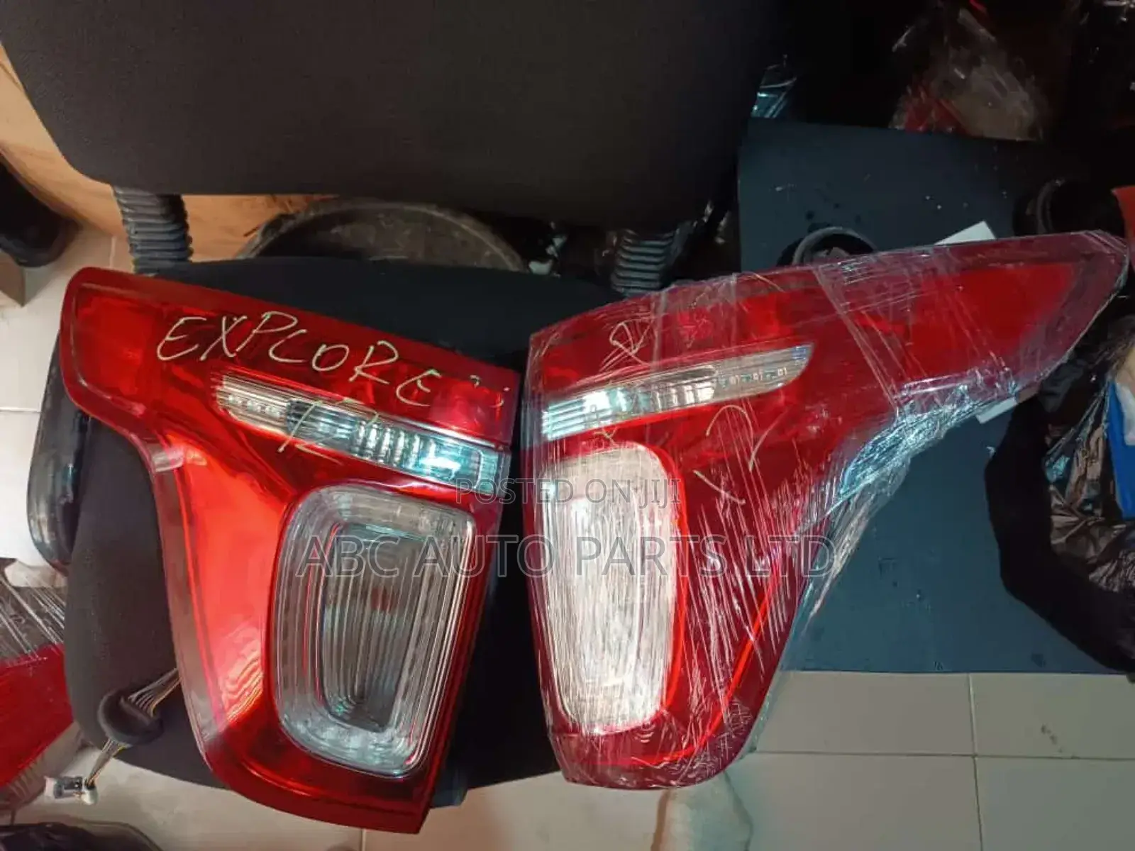 Back Light Ford Explorer 2013