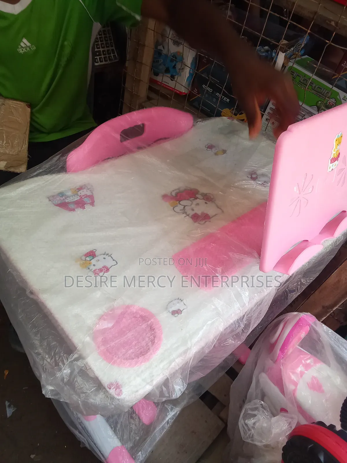 Child Reading Desk and Chair
