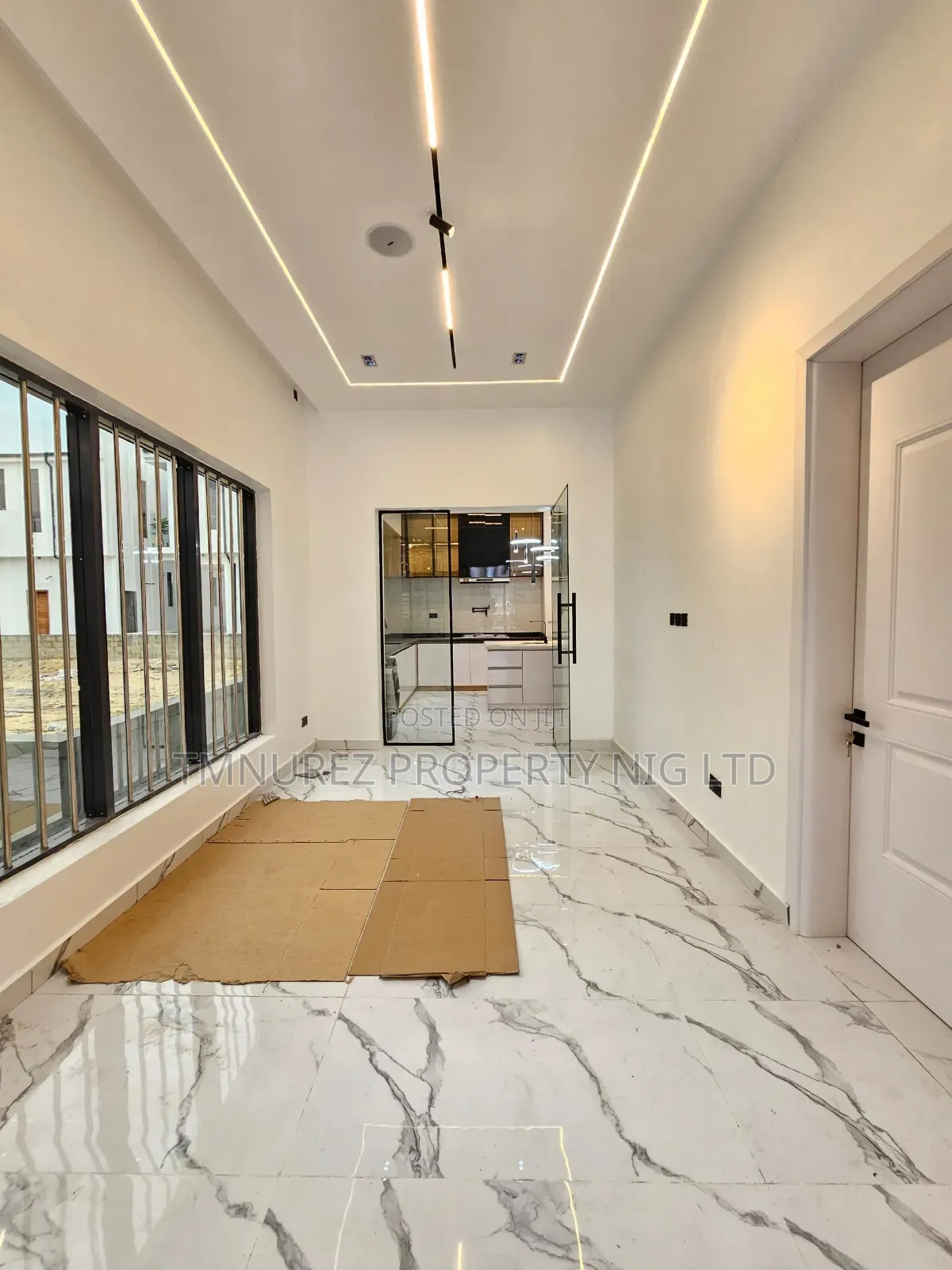 5bdrm Duplex in Orchild Estate, Chevron for sale