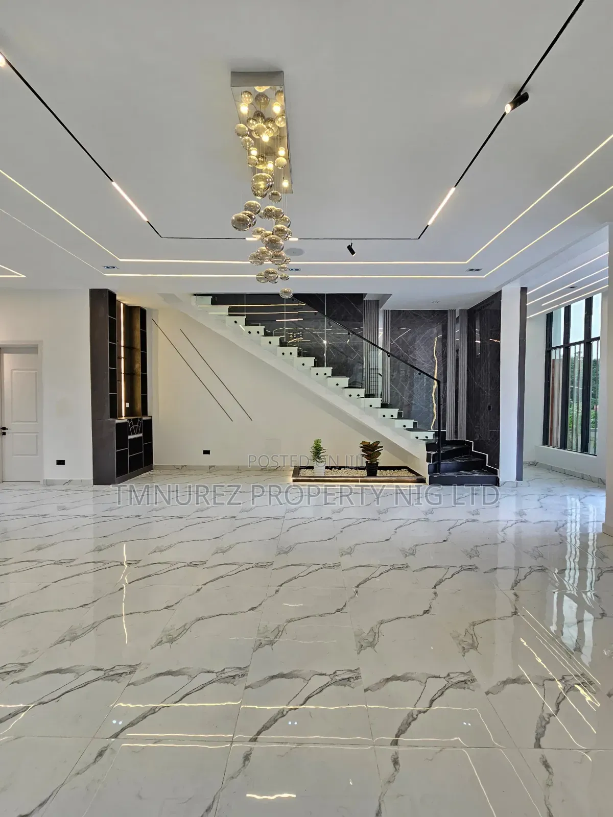 5bdrm Duplex in Orchild Estate, Chevron for sale