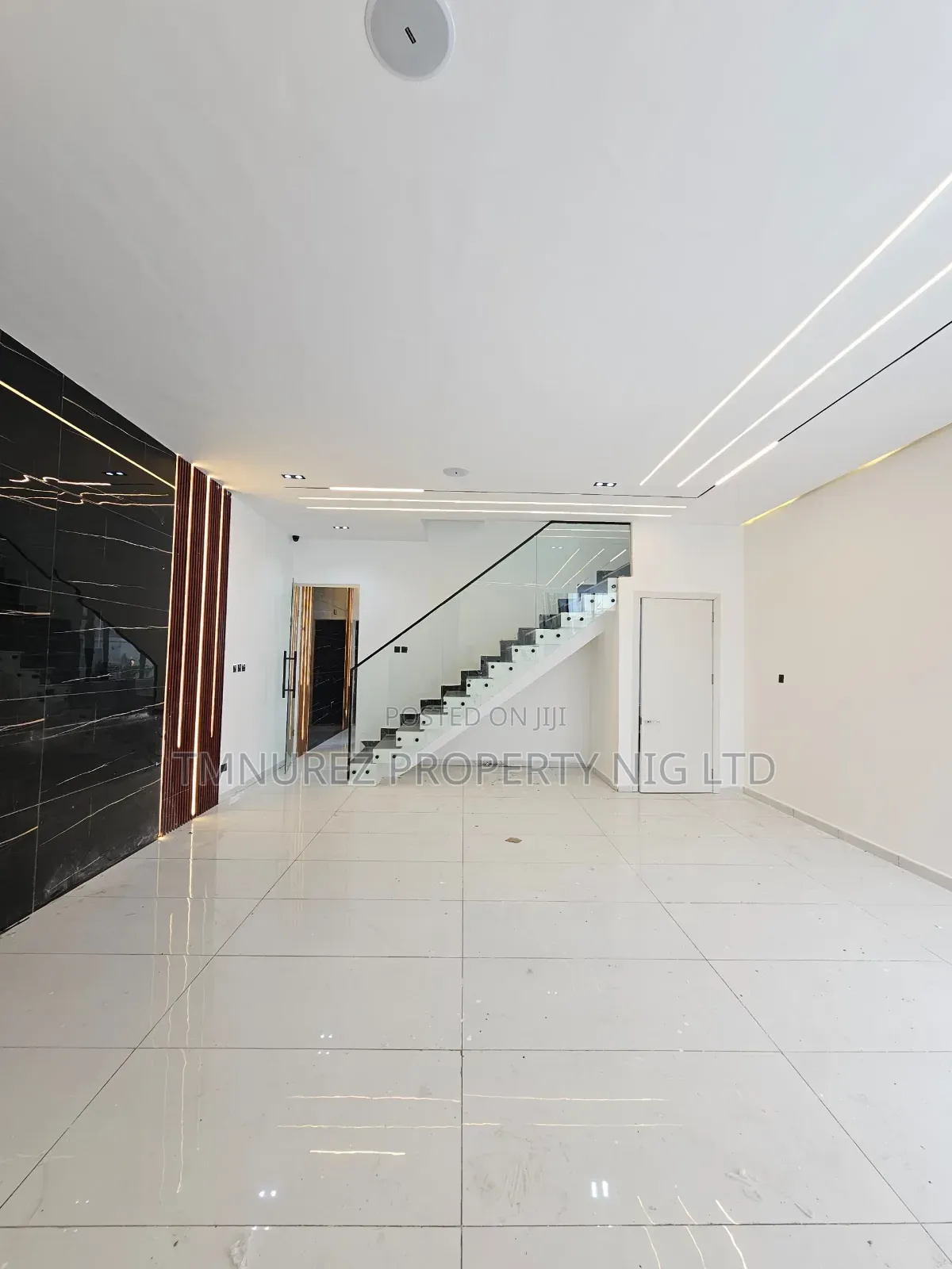4bdrm Duplex in Orchild Estate, Chevron for sale