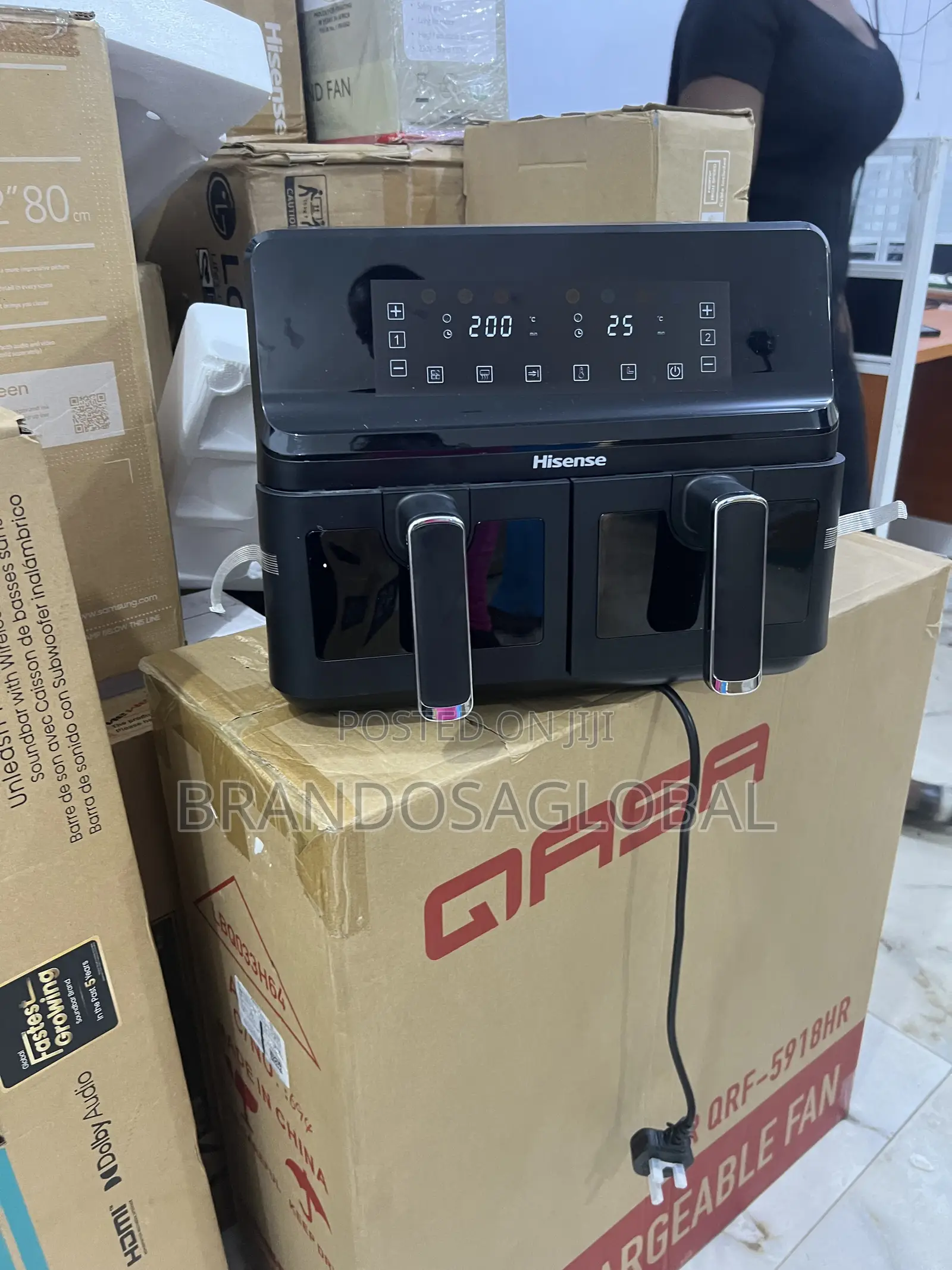 Hisense 8l Air Fryer – Modern Black Dual Chamber Cooker