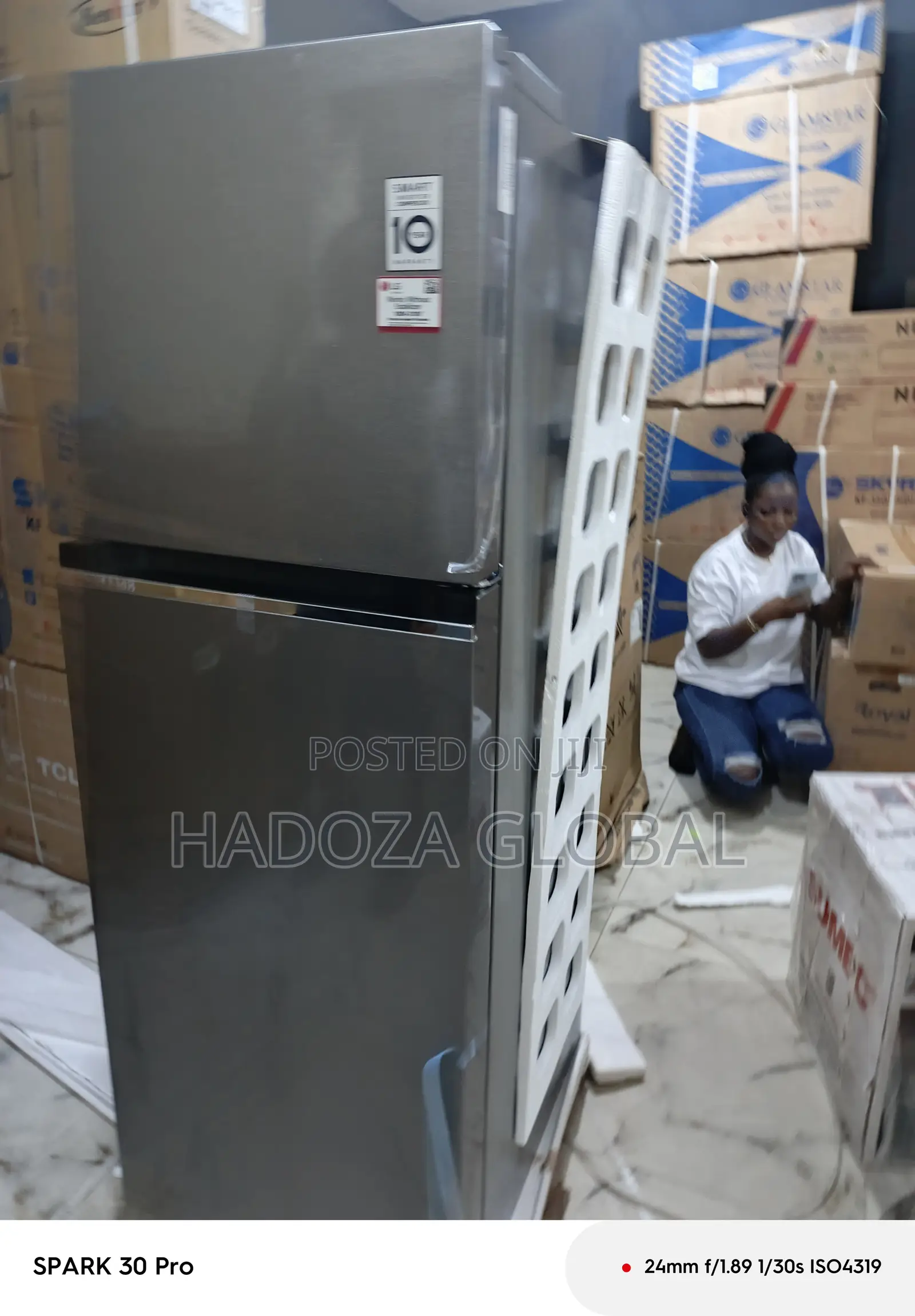Platinum Silver Lg 260l Refrigerator, Top Freezer Type
