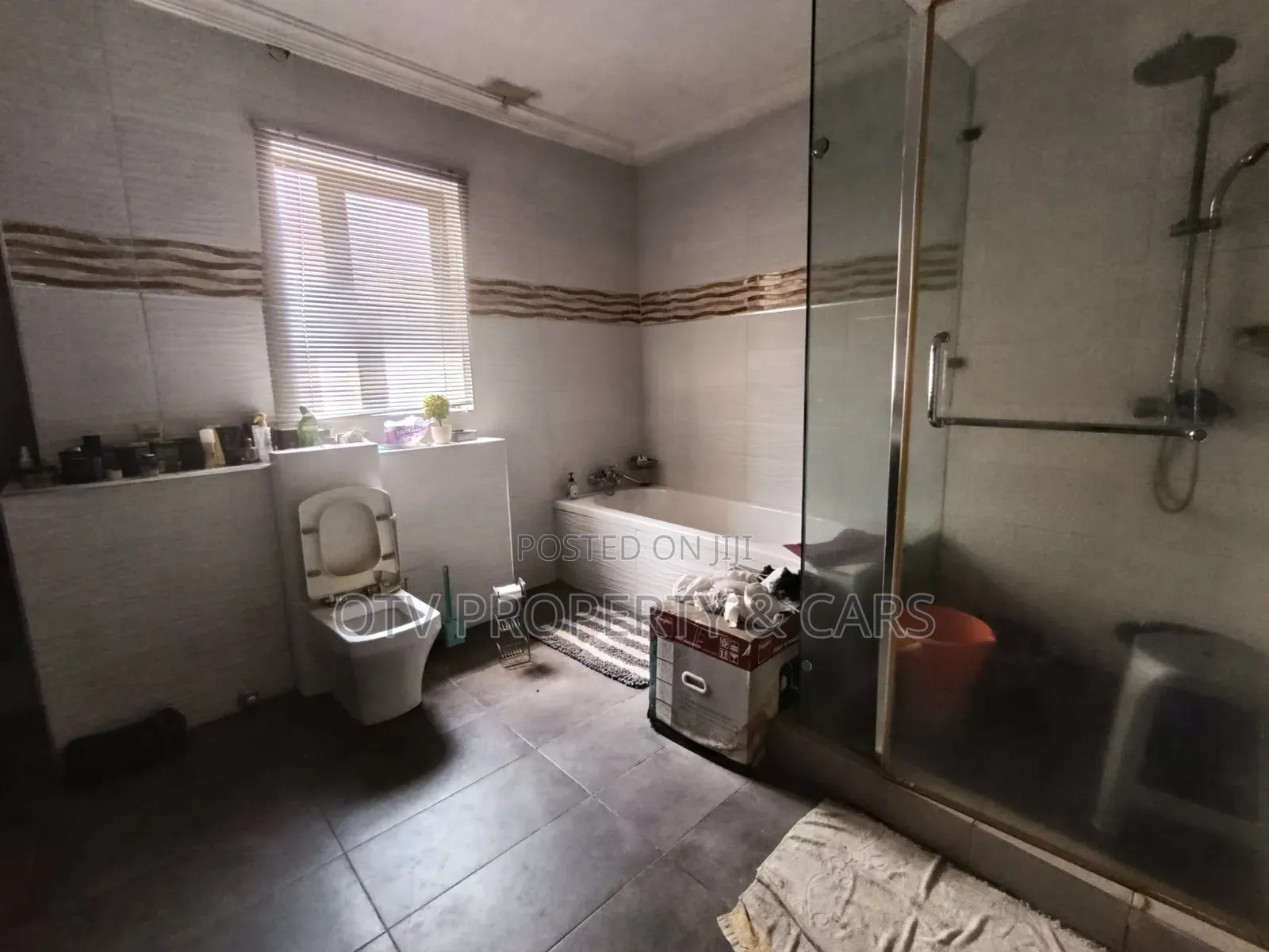 Furnished 5bdrm Duplex in Banana Island for sale
