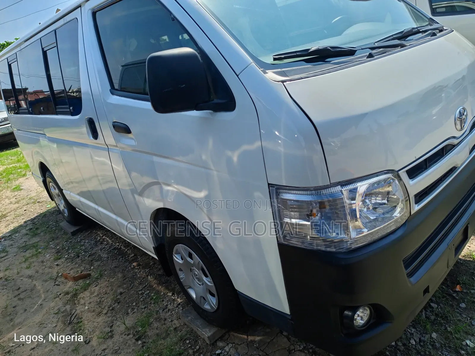 Toyota HiAce 2010 White