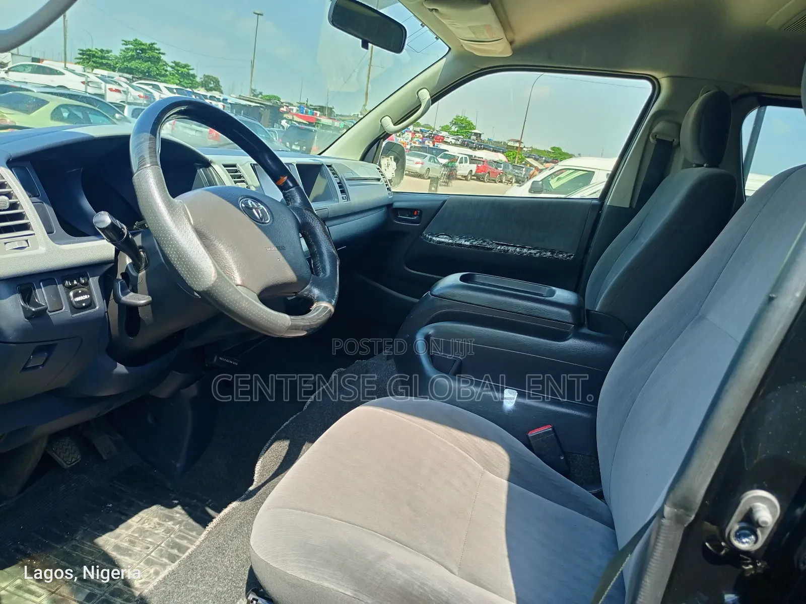 Toyota HiAce 2012 Black