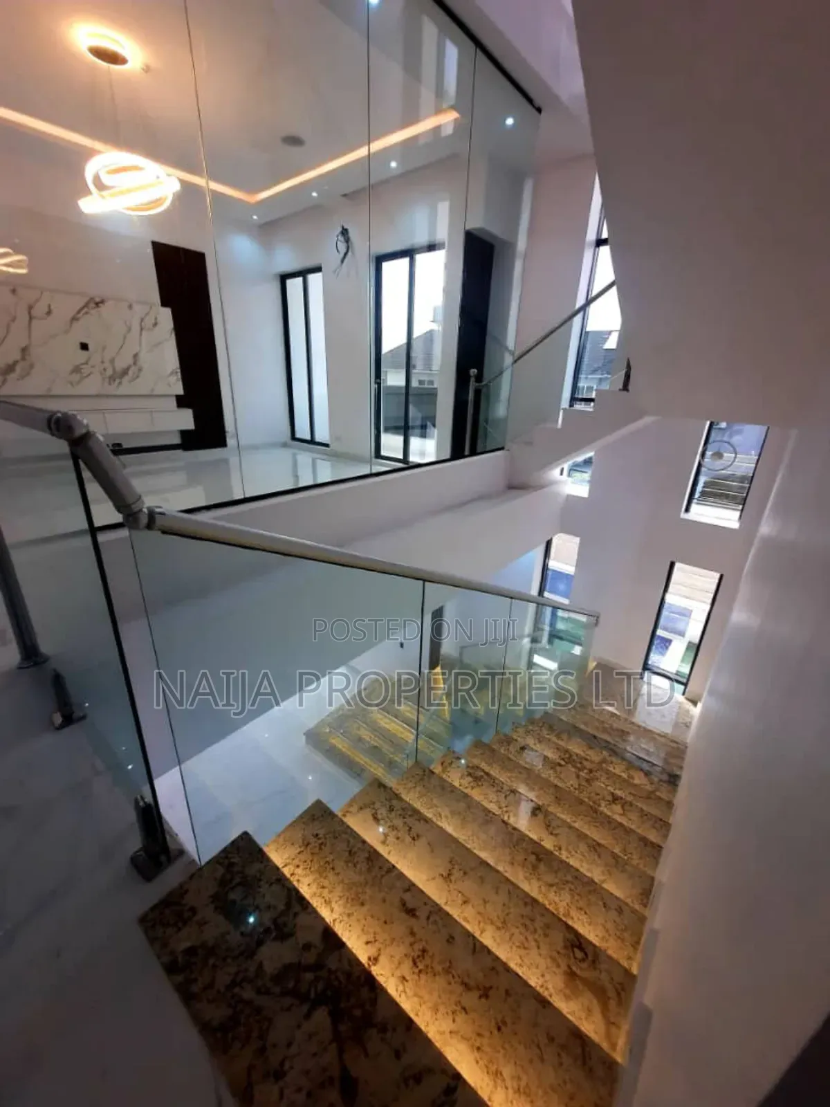 6bdrm Duplex in Pinnock Beach Estate, Lekki for sale