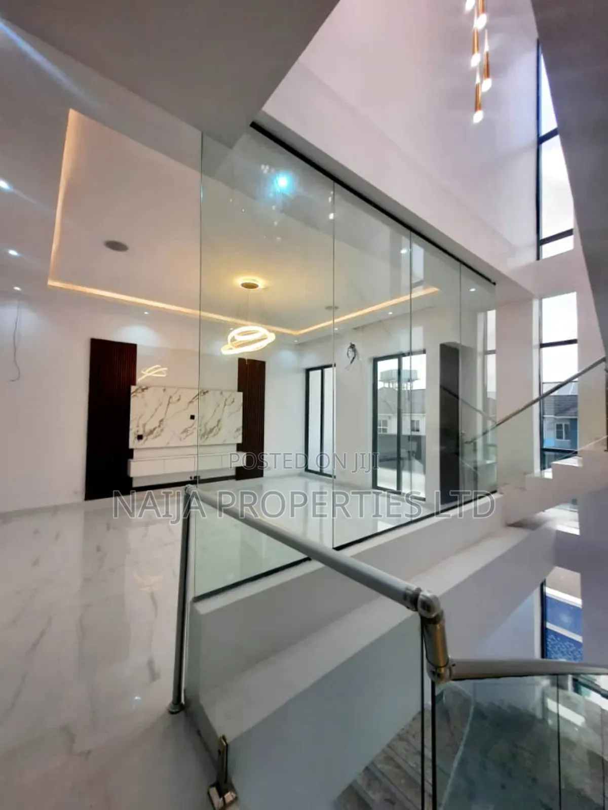 6bdrm Duplex in Pinnock Beach Estate, Lekki for sale