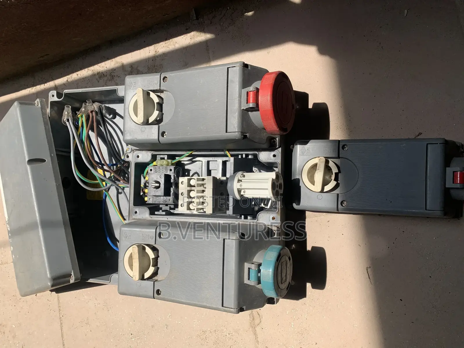 Industrial Interlocked Switched Socket (3 Ways)