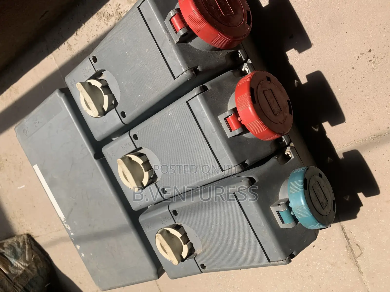 Industrial Interlocked Switched Socket (3 Ways)