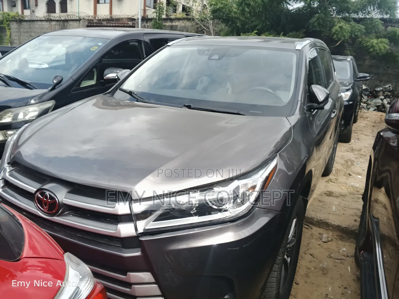 Toyota Highlander XLE 4x4 V6 (3.5L 6cyl 8A) 2018 Gray
