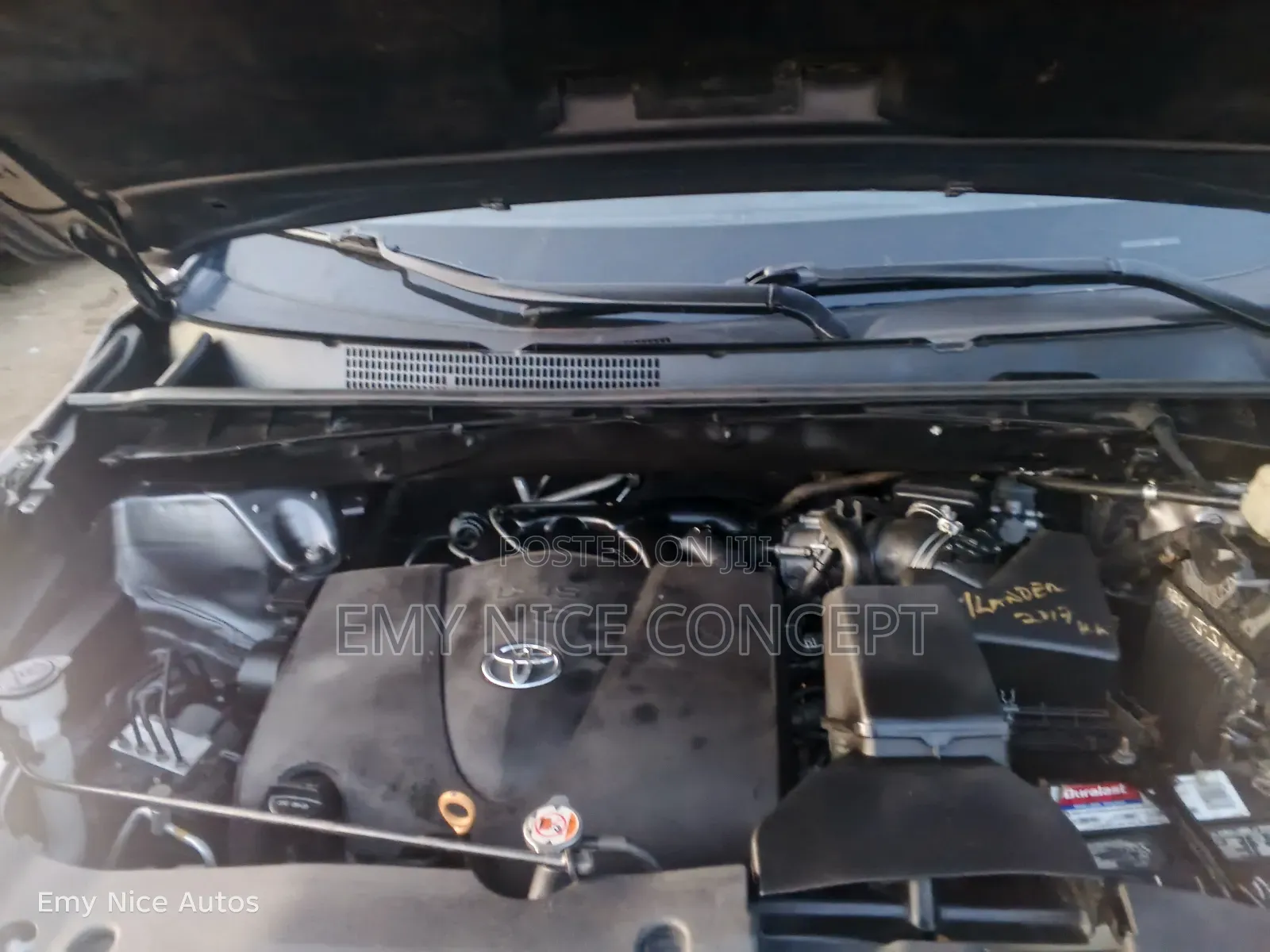 Toyota Highlander XLE 4x4 V6 (3.5L 6cyl 8A) 2018 Gray