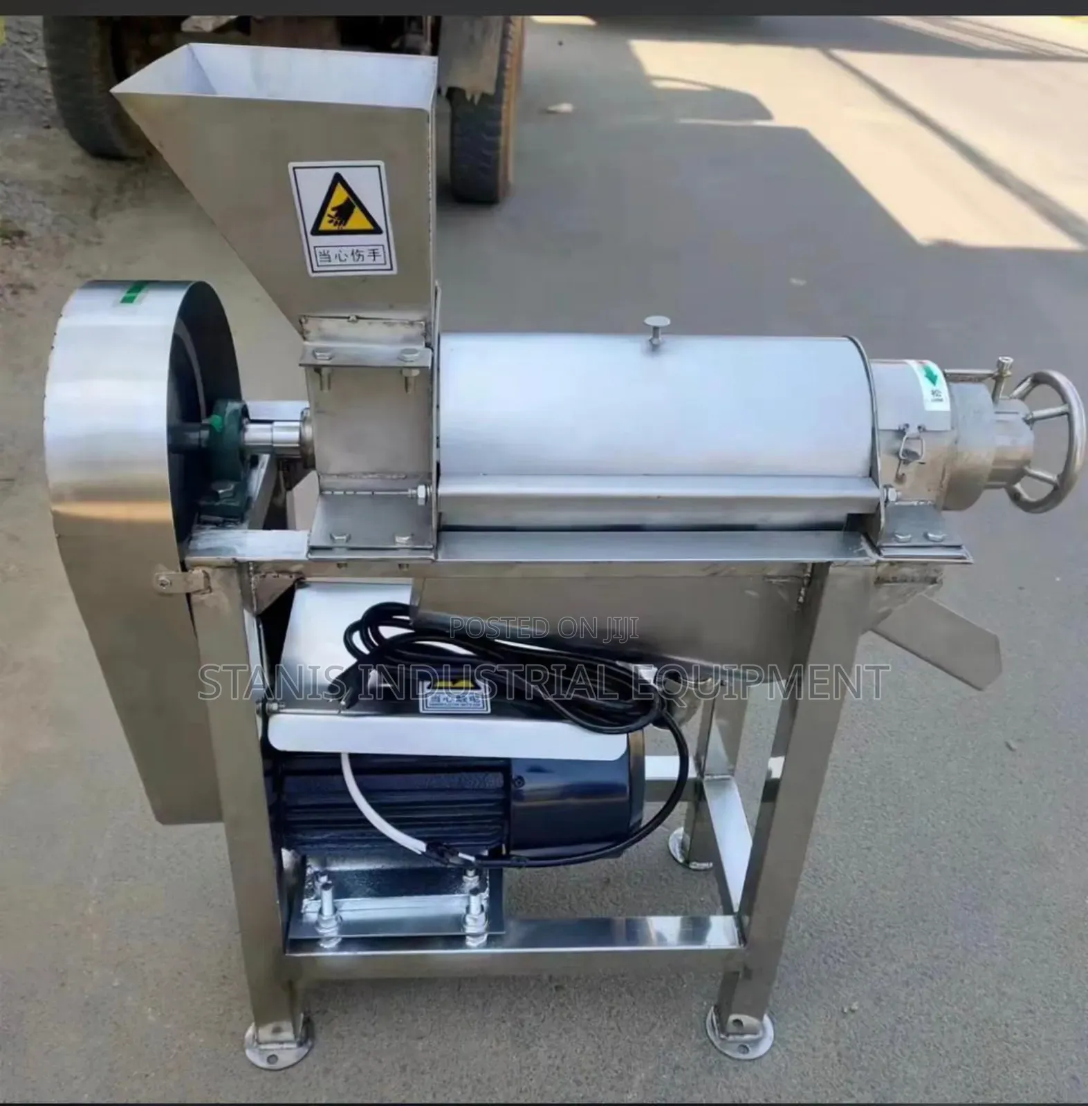 Commercial Juice Extractor