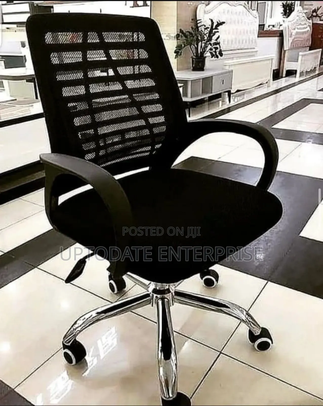 Compact Swivel Office Chair for Home Office