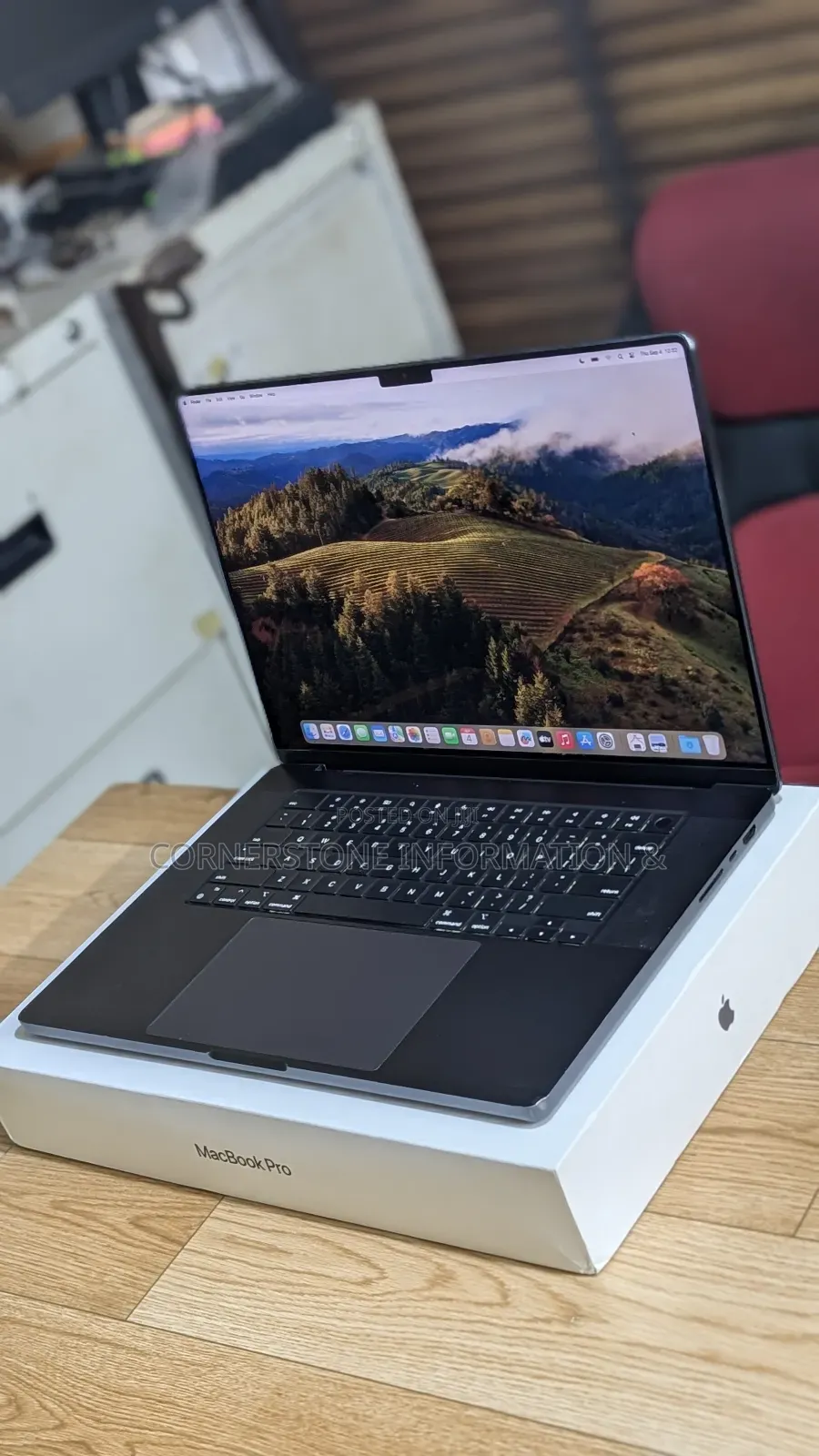 Laptop Apple MacBook Pro 2023 M3 Pro 18GB Apple M3 Pro SSD 512GB