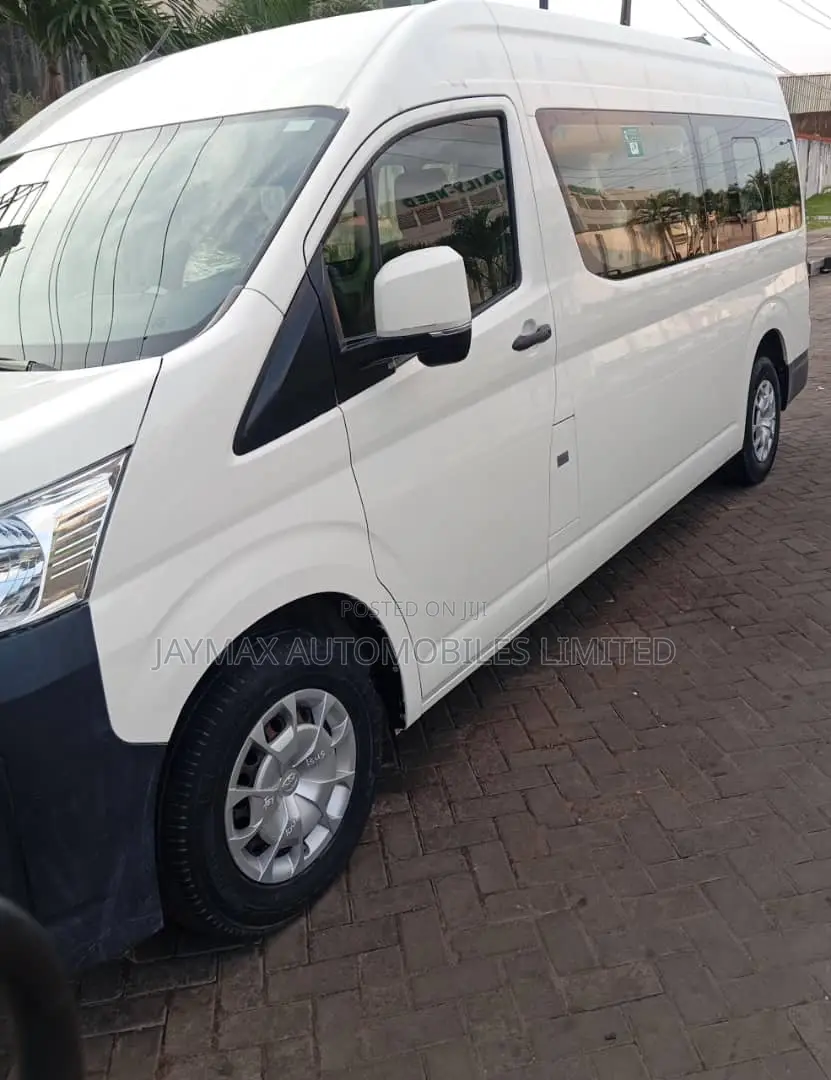 Toyota HiAce 2021 White