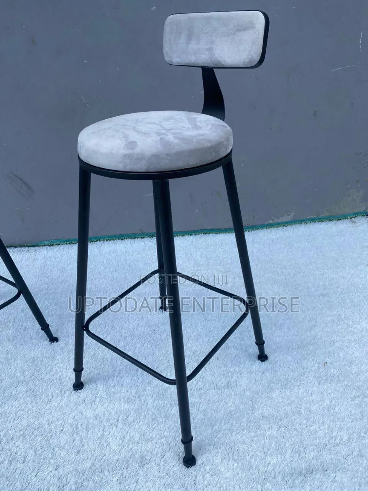 Metal Leg Bar Stool