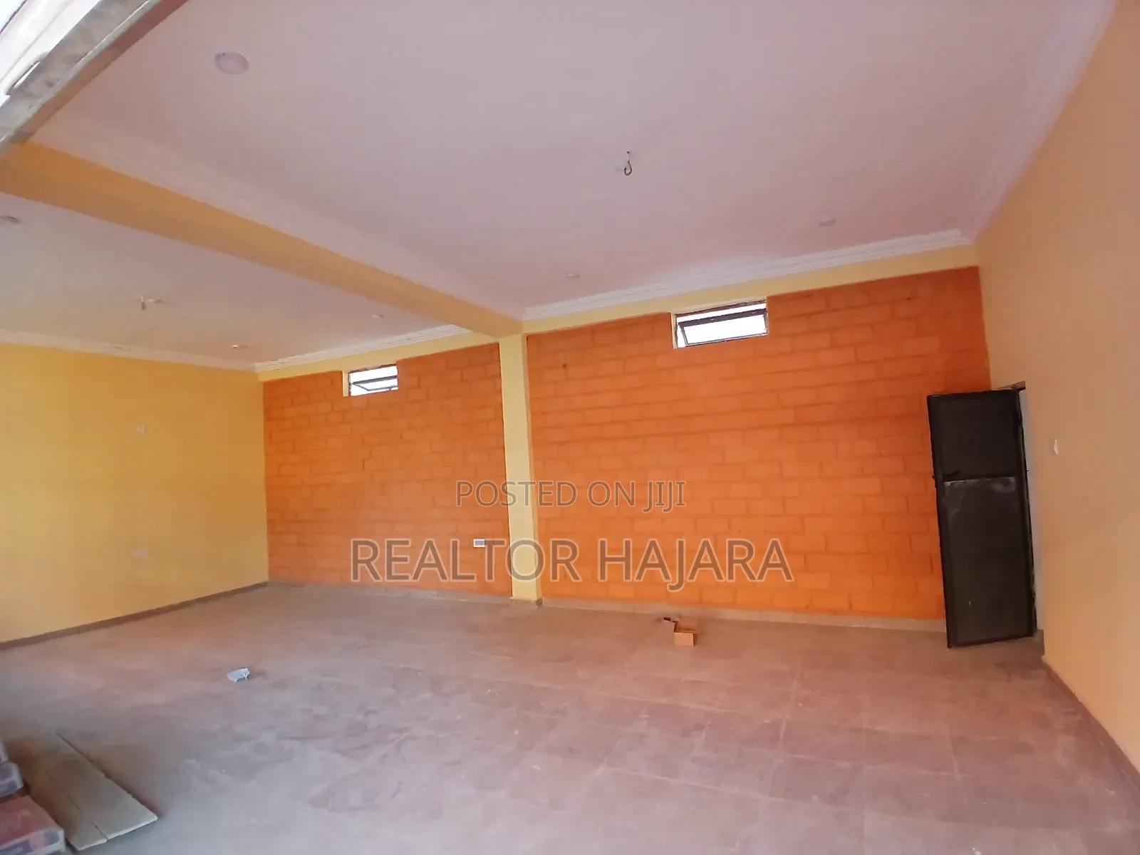 Newly Built Shopping Mall Available for Rent