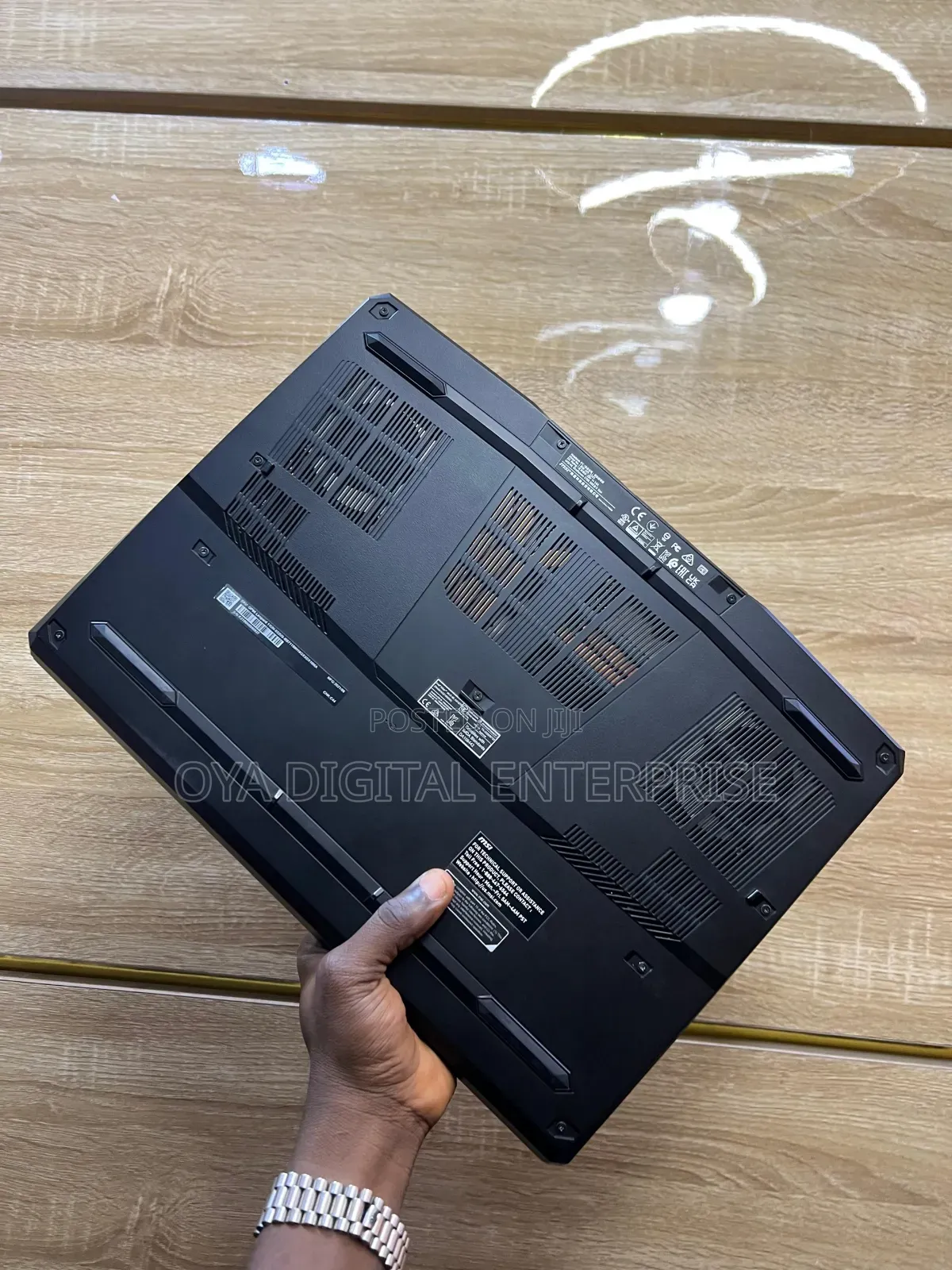 Laptop MSI GP66 LEOPARD 10UG 16GB Intel Core i7 SSD 1T