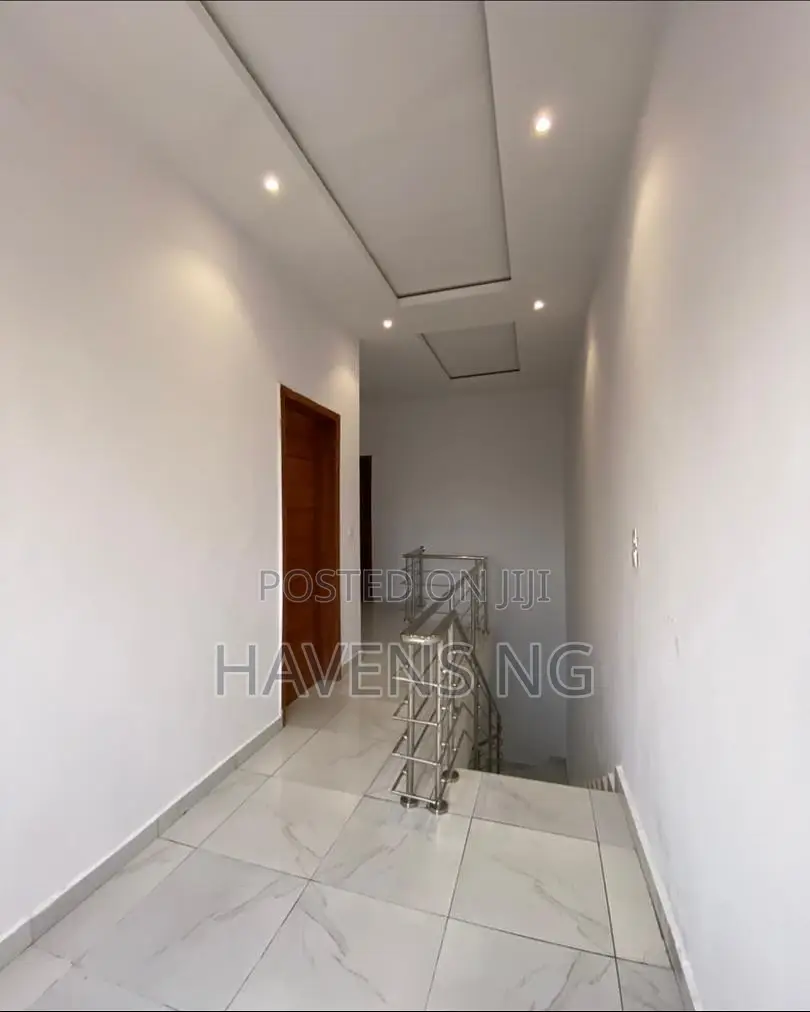 4bdrm Duplex in Ikota for sale
