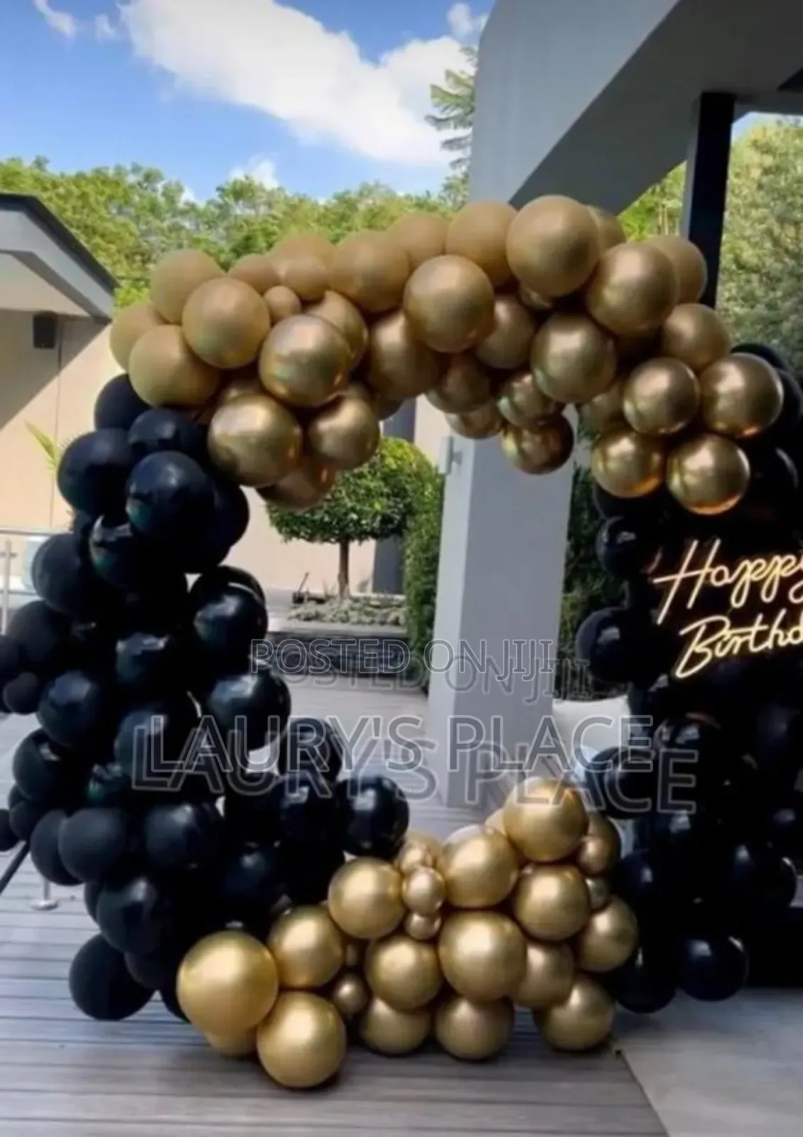 Black and Gold Balloon Decoration
