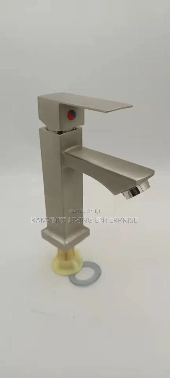 Modern Single-Handle Bathroom Faucet – Brushed Nickel