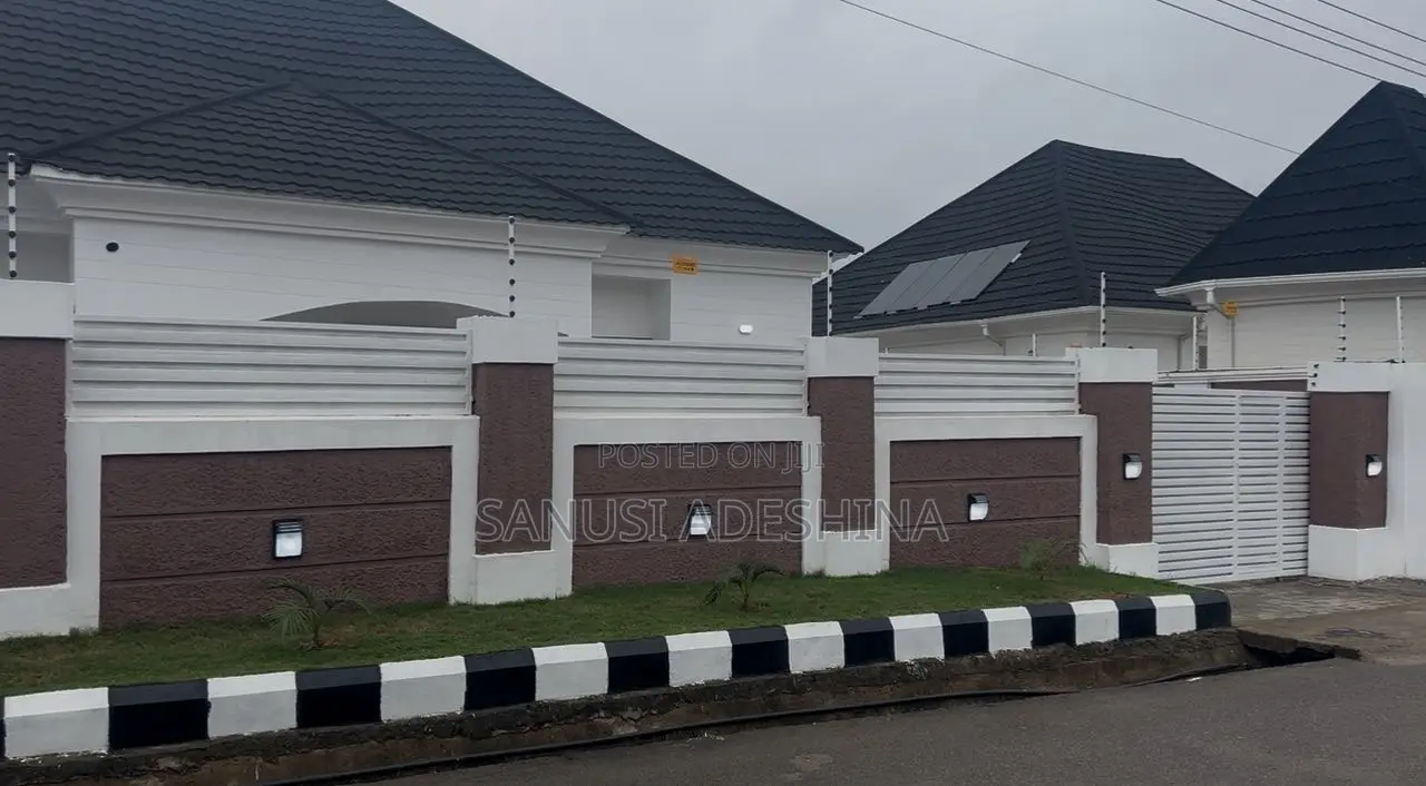 5bdrm House in 600, Gwarinpa for sale