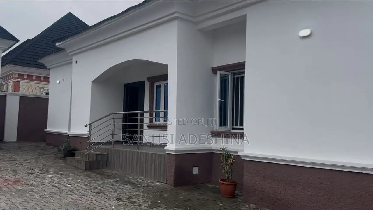 5bdrm House in 600, Gwarinpa for sale