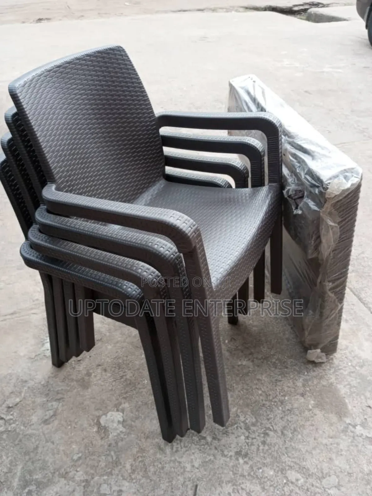 Plastic Restaurant Chair