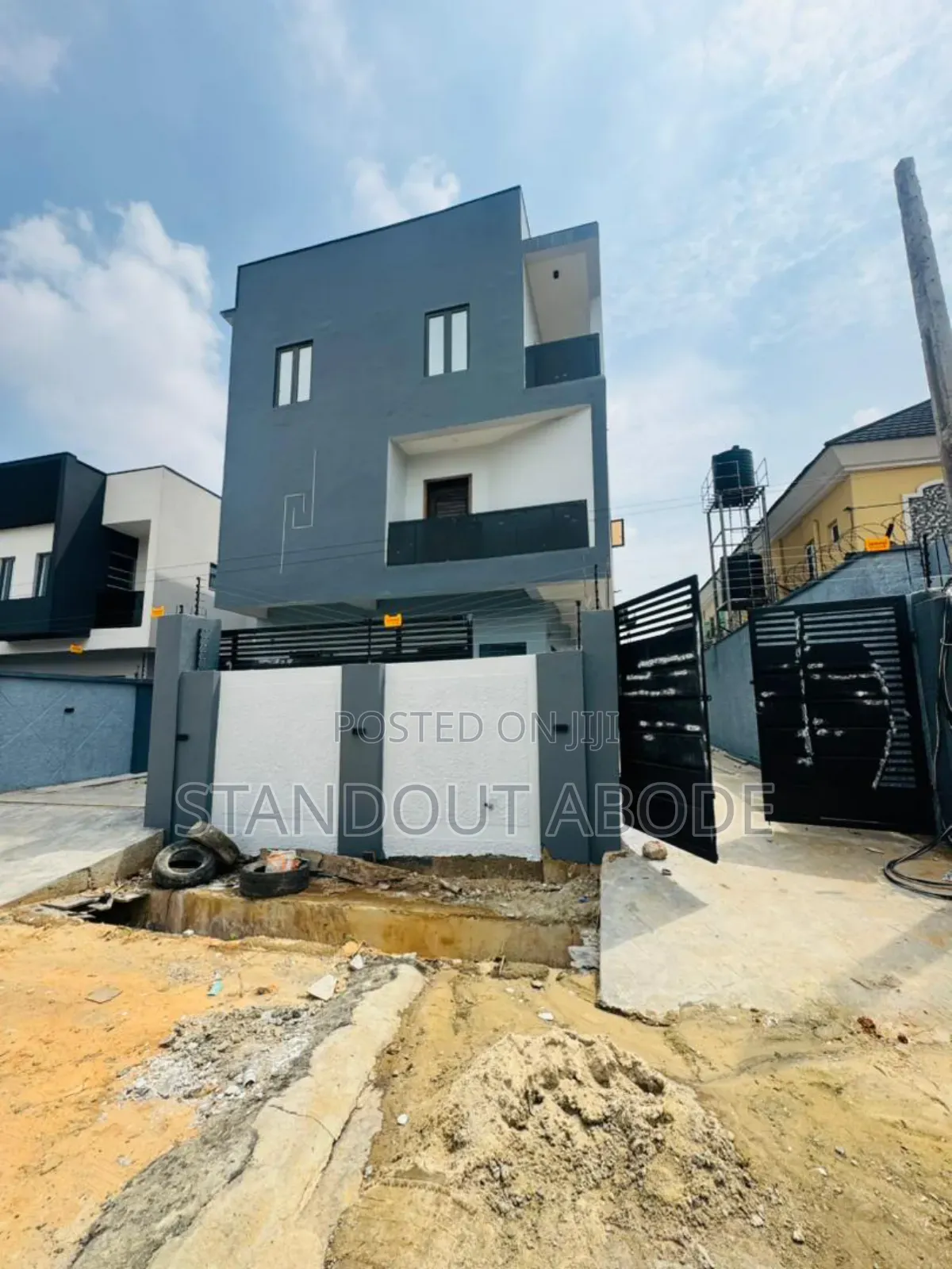 4bdrm Duplex in Inside An Estate, Ikeja for sale