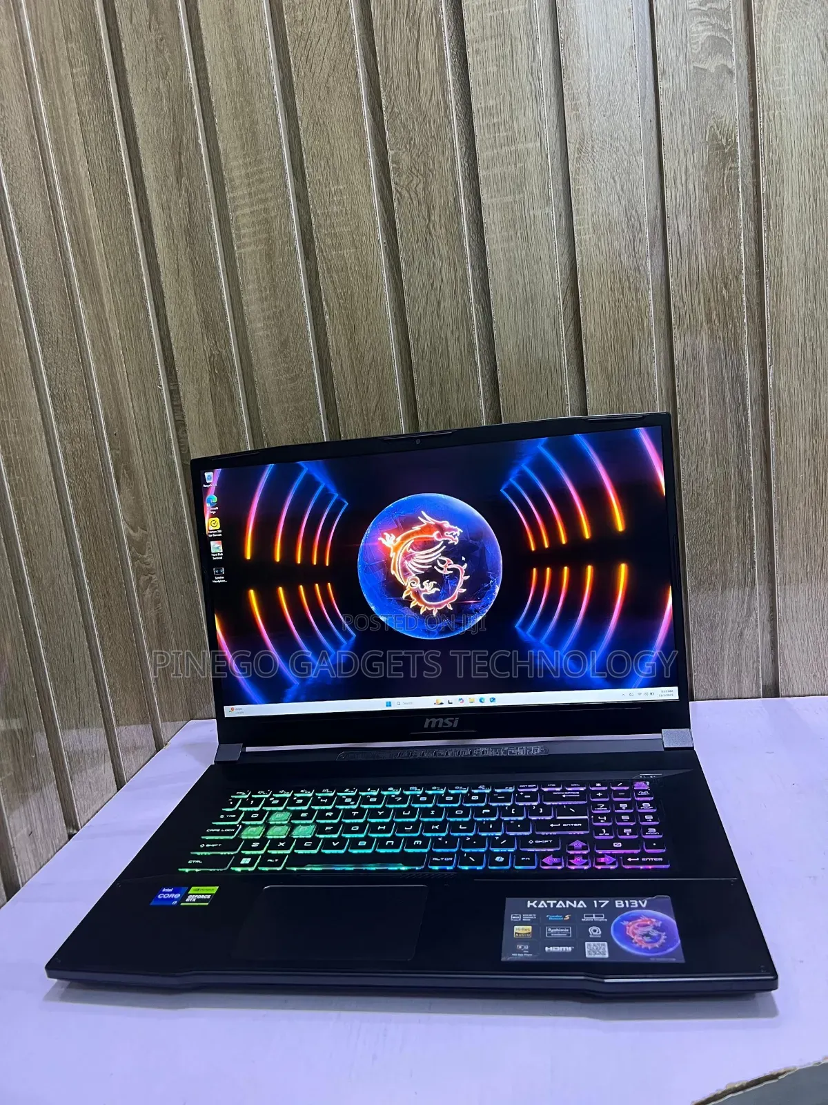 Laptop MSI Katana 17 32GB Intel Core I7 SSD 1T