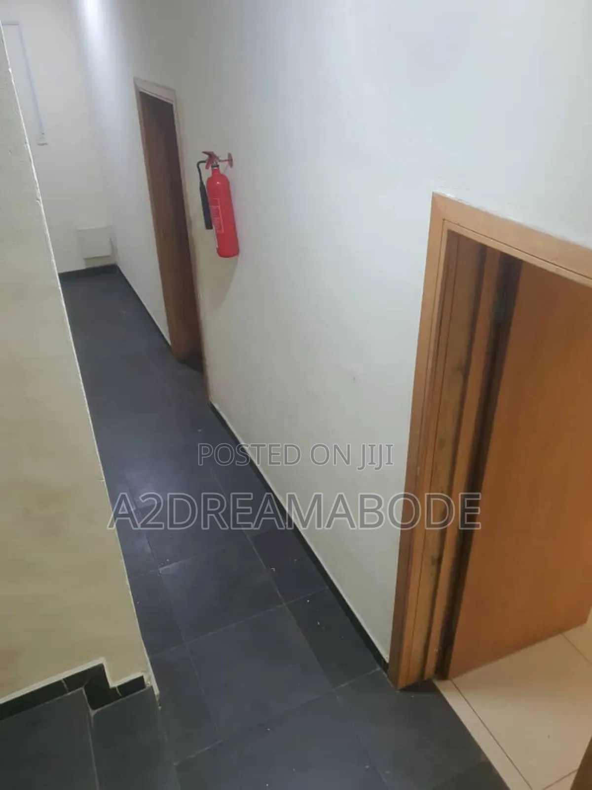 5bdrm Duplex in Shonibare Estate, Maryland for rent