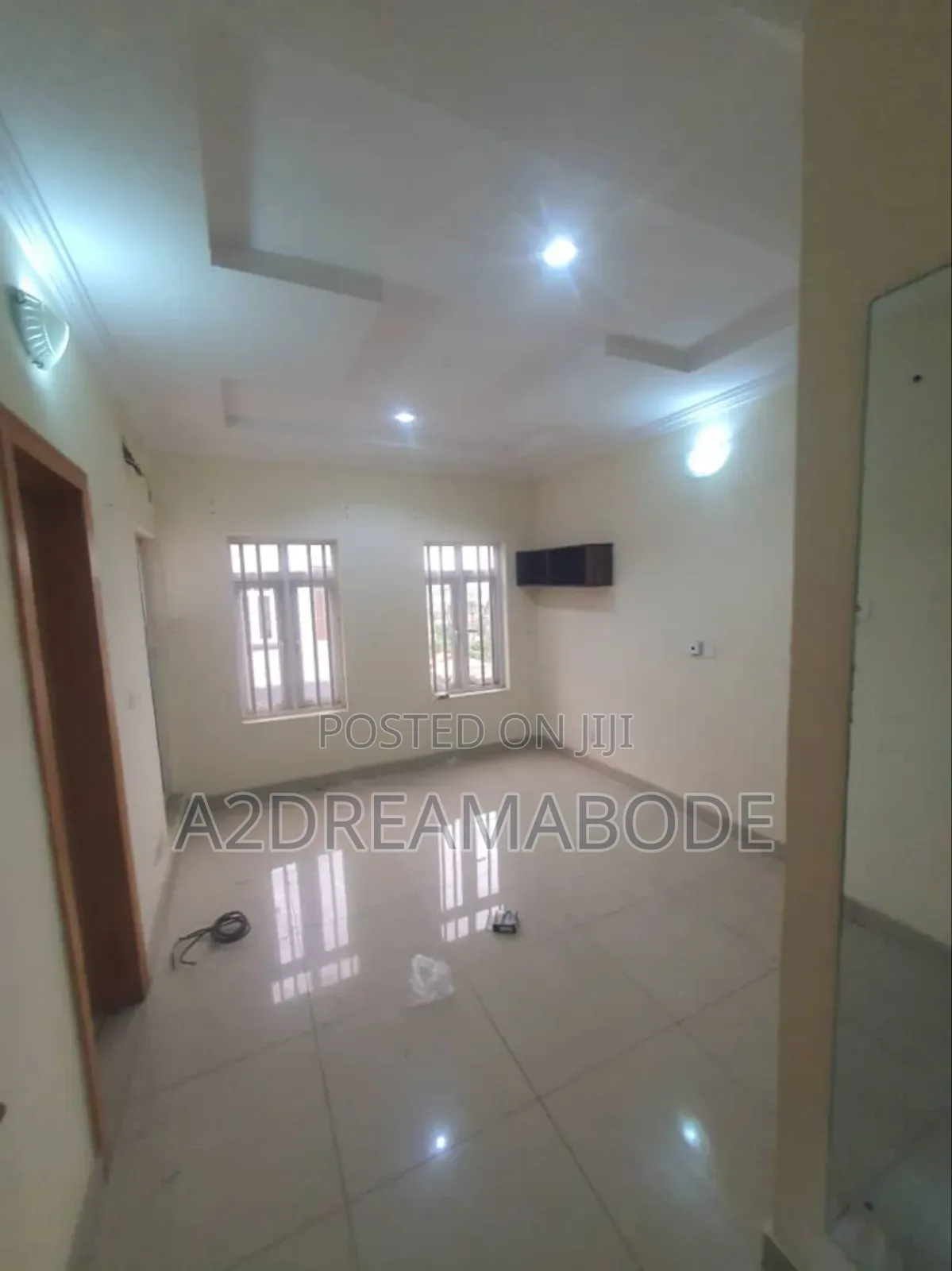 5bdrm Duplex in Shonibare Estate, Maryland for rent