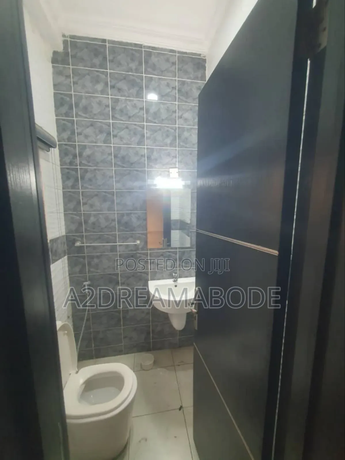 5bdrm Duplex in Shonibare Estate, Maryland for rent