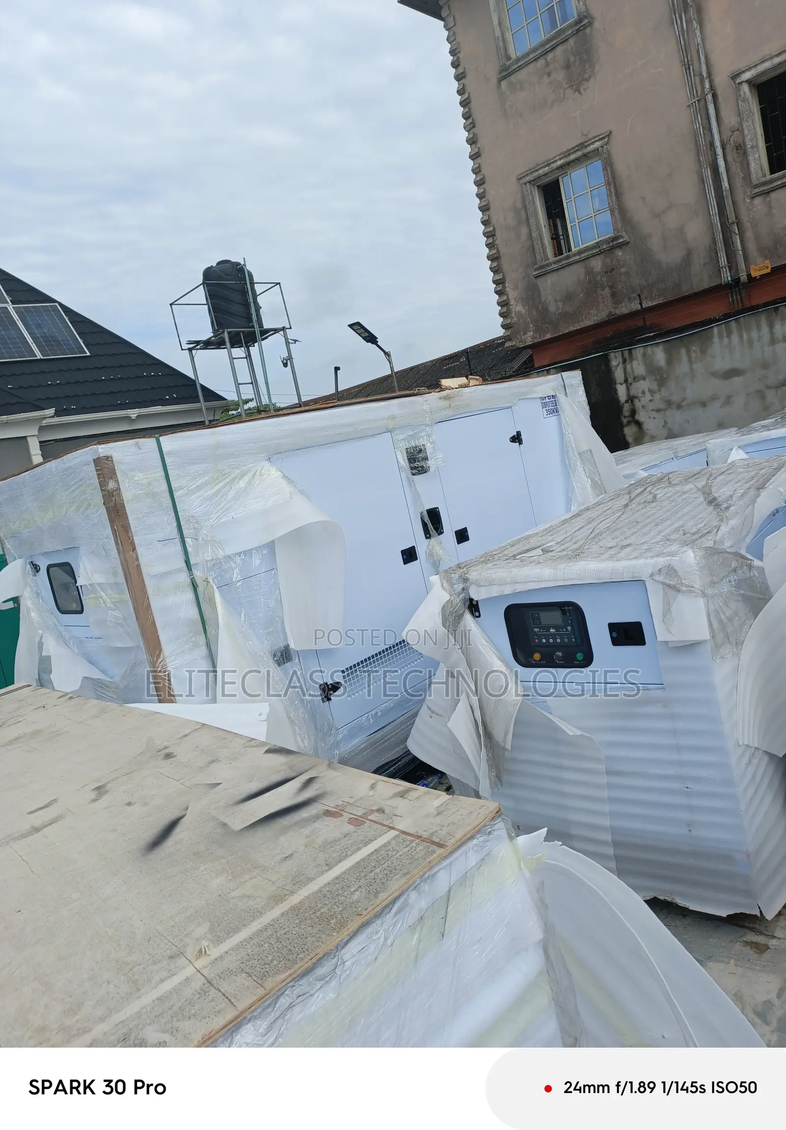 Quiet Diesel Perkins 350kva Soundproof Generator