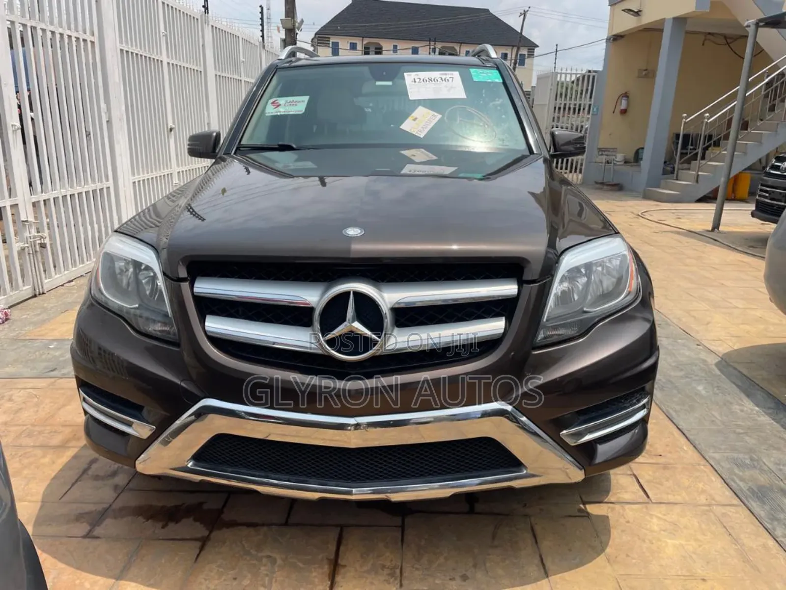 Mercedes-Benz GLK-Class Base GLK 350 4dr AWD 4MATIC (3.5L 6cyl 7A) 2015