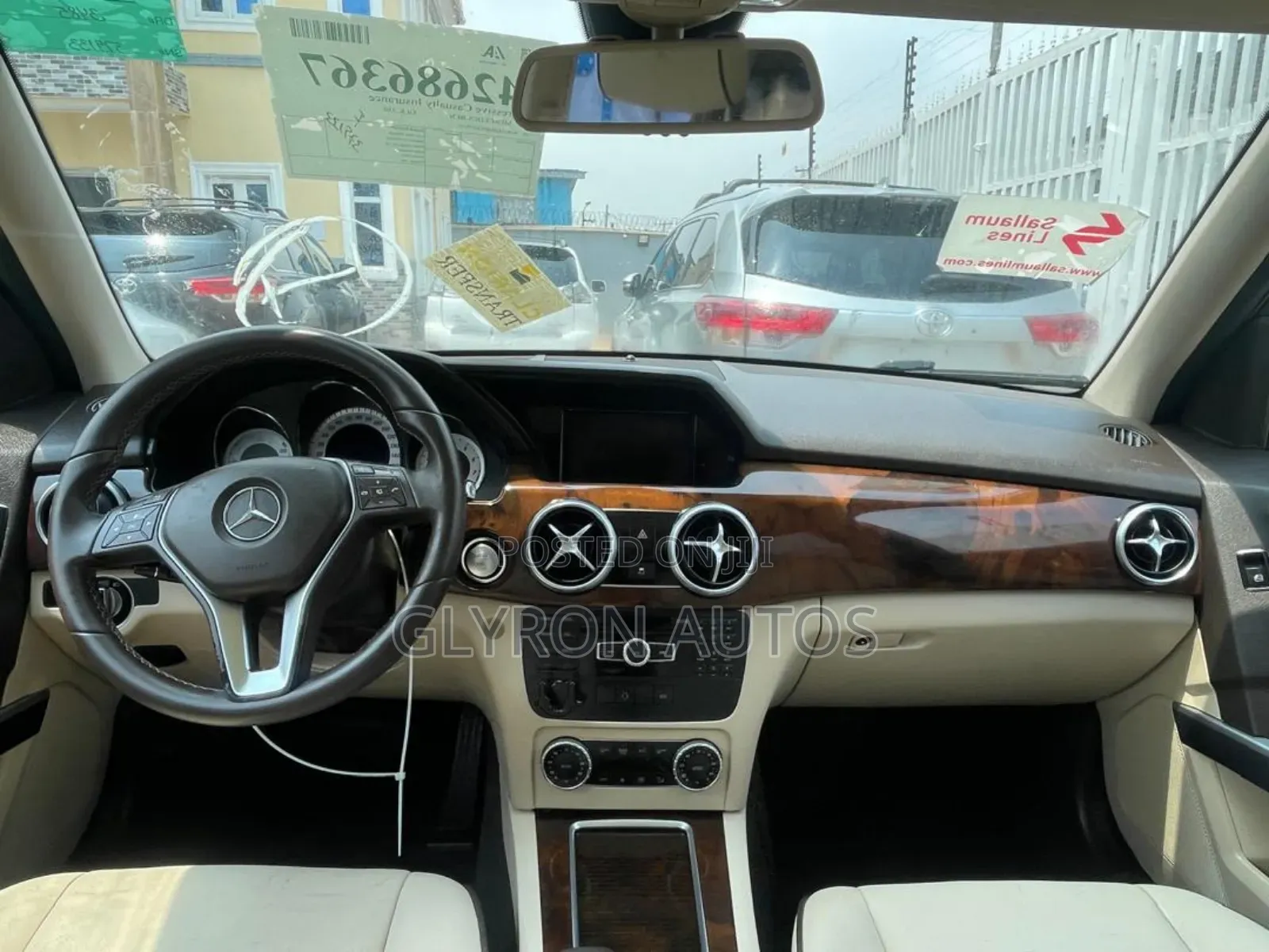 Mercedes-Benz GLK-Class Base GLK 350 4dr AWD 4MATIC (3.5L 6cyl 7A) 2015