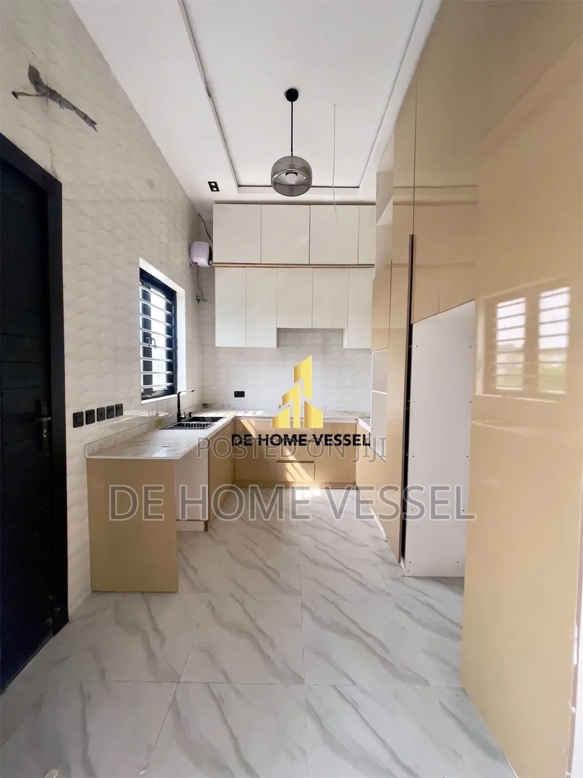 3bdrm Townhouse/Terrace in Ikota for sale