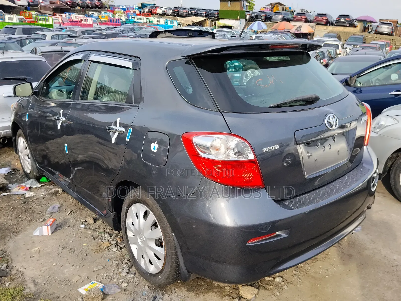 Toyota Matrix Hatchback FWD (1.8L 4cyl 5M) 2010 Gray