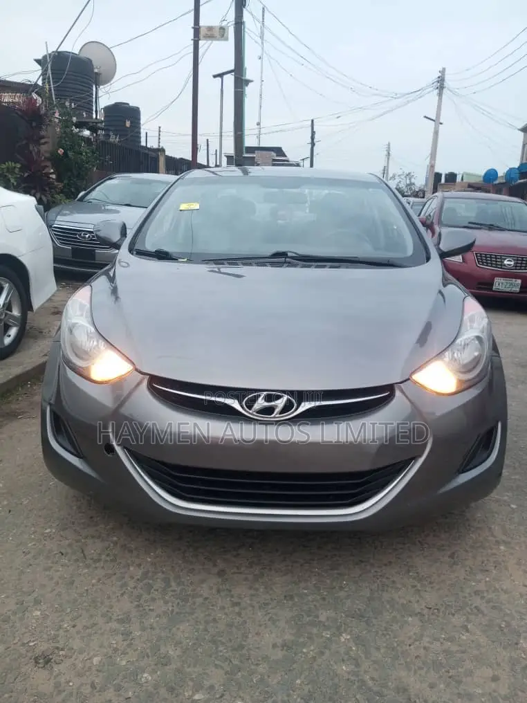 Hyundai Elantra Limited Sedan FWD (1.8L 4cyl 6A) 2013 Gray