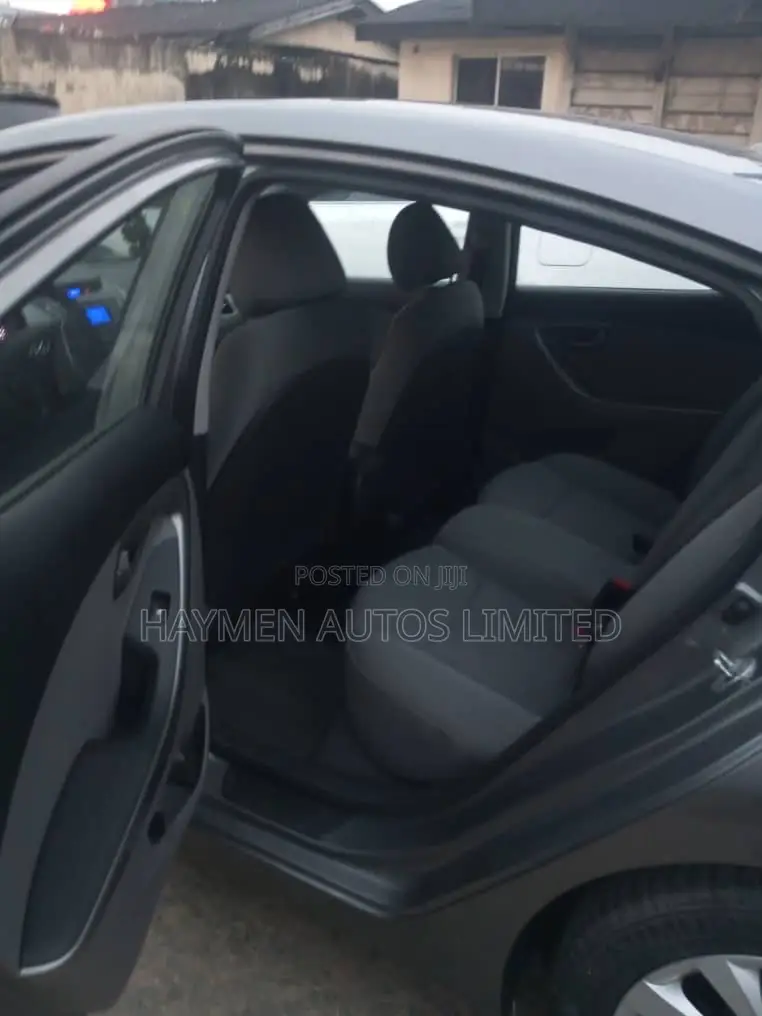 Hyundai Elantra Limited Sedan FWD (1.8L 4cyl 6A) 2013 Gray
