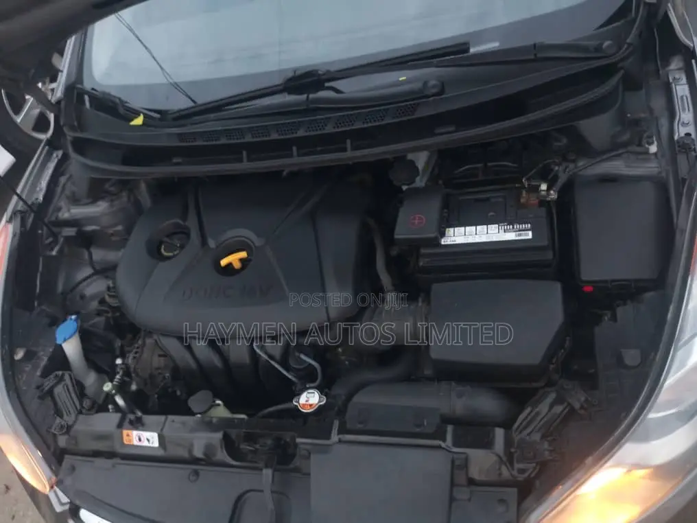 Hyundai Elantra Limited Sedan FWD (1.8L 4cyl 6A) 2013 Gray