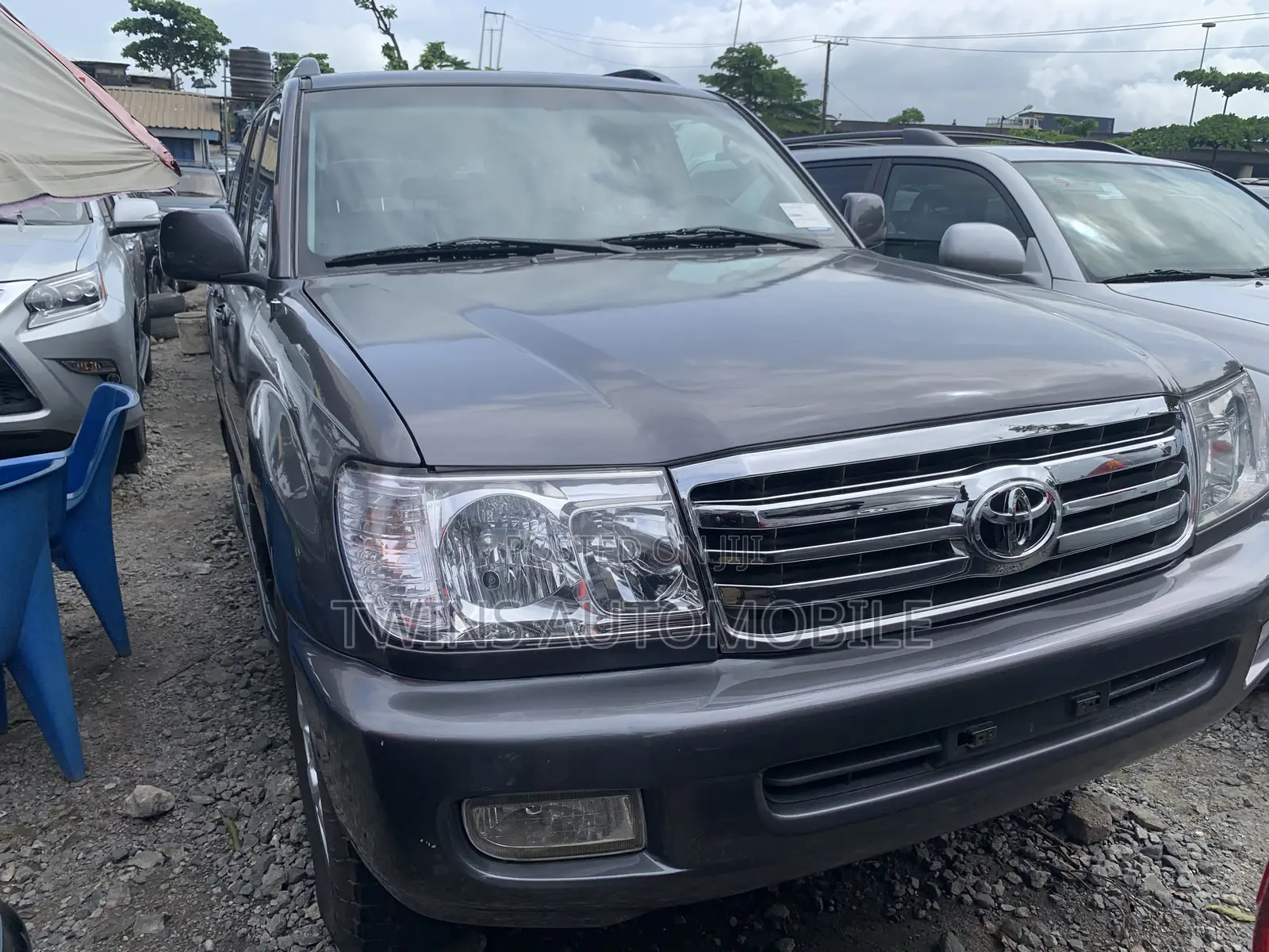 Toyota Land Cruiser 2004 Gray