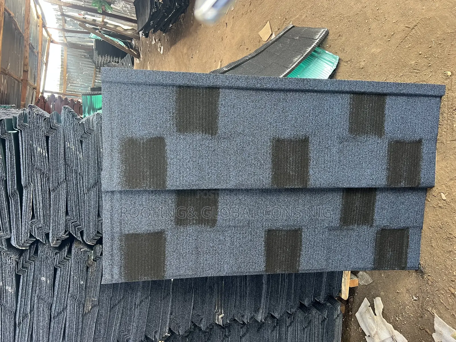 Quality Blue Shingle With Black Patch With 50 Yrs Warranty