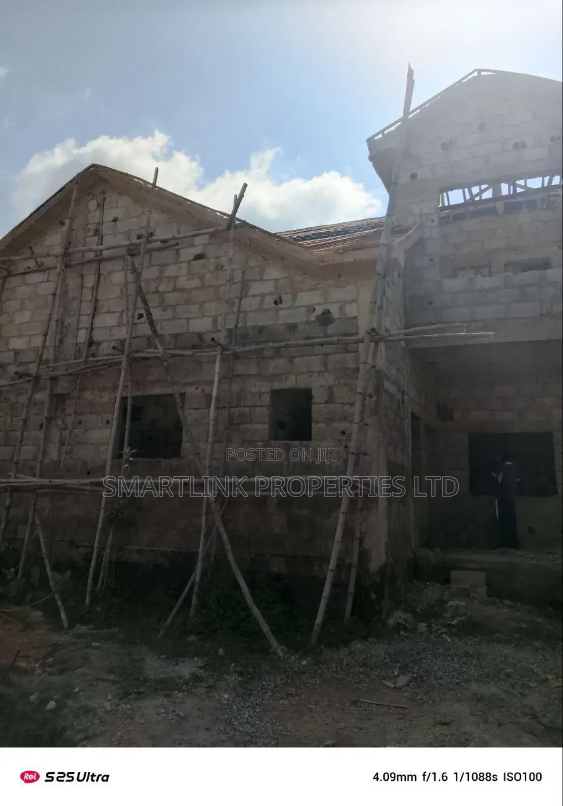 5bdrm Duplex in Kyc Estate, Pyakasa for sale