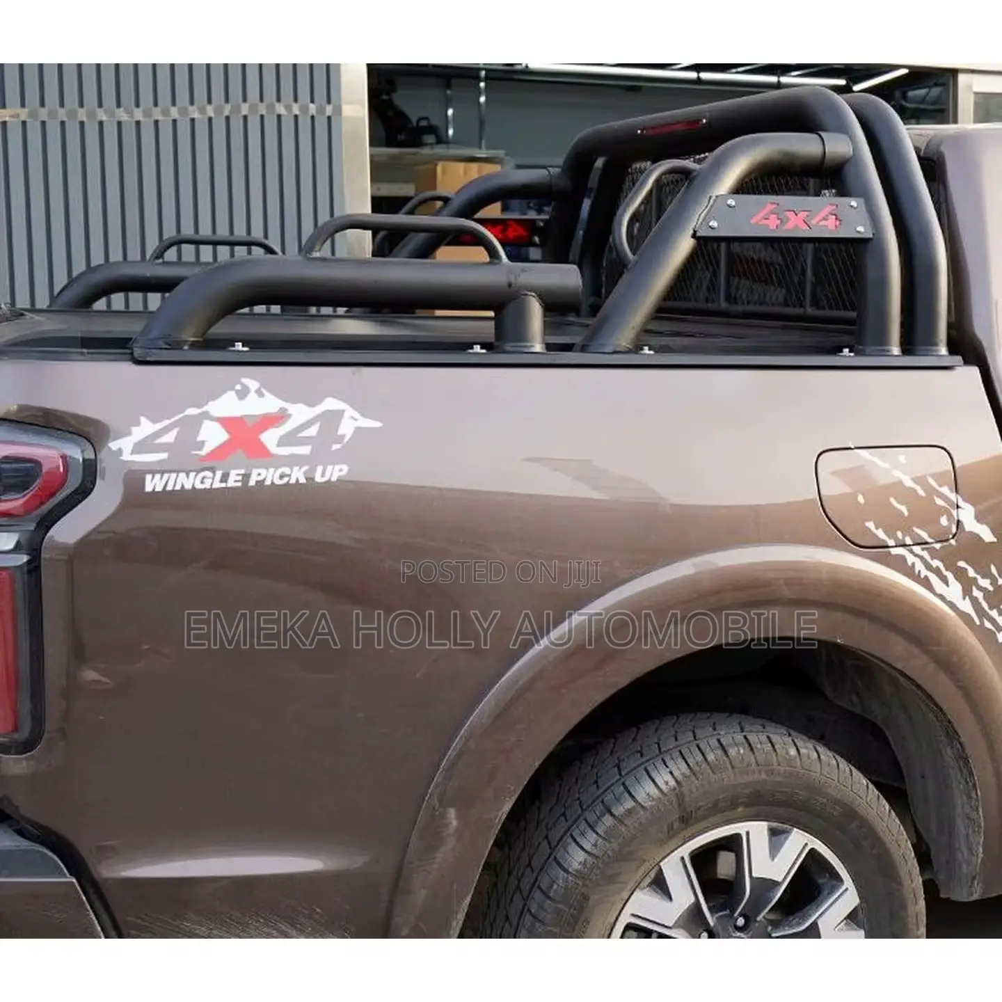 Universal Off-Road Roll Bar Protector for Pickups