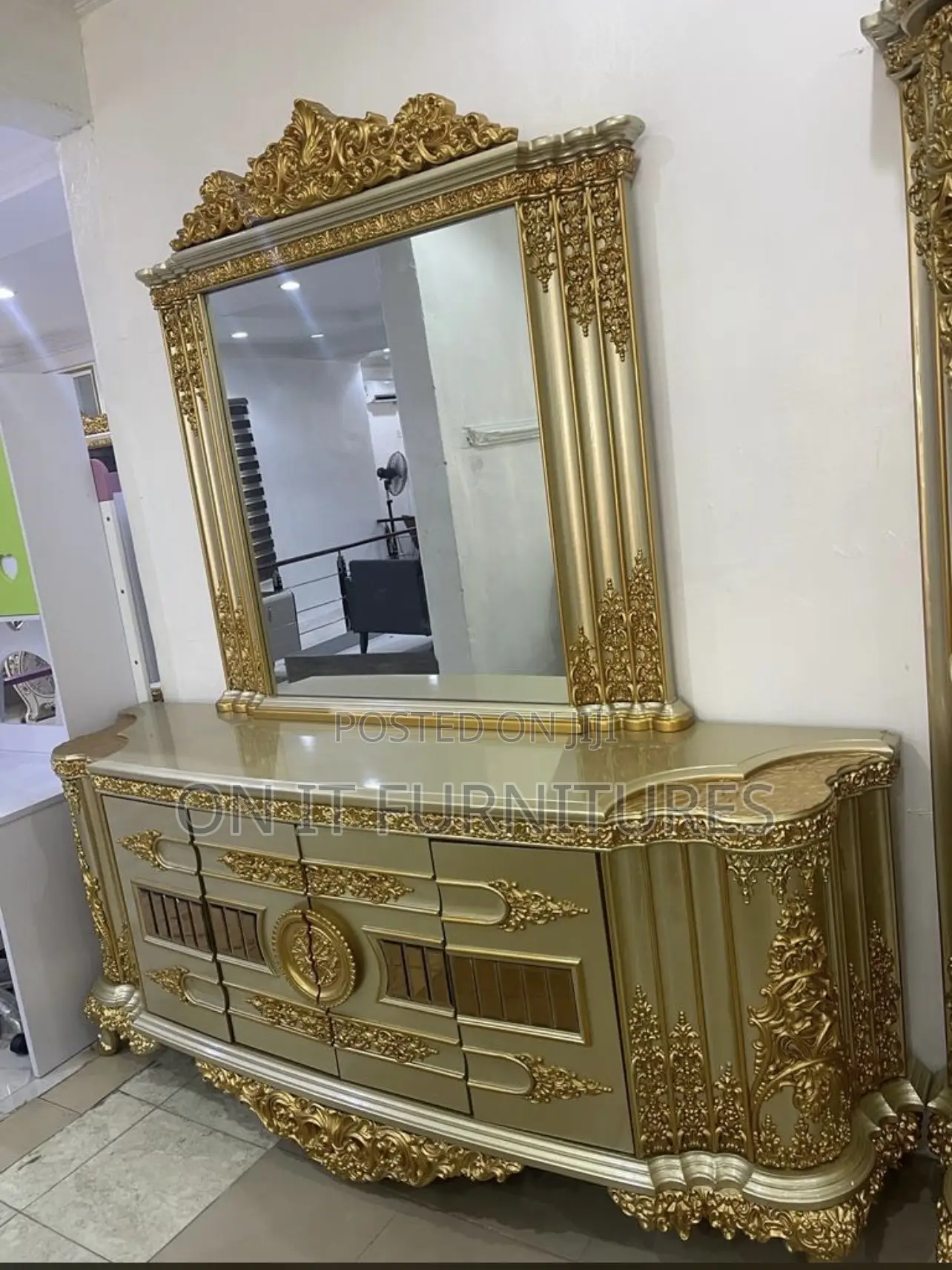 Luxury Royal Mirror Console Table Elegant Gold Glass Entryway Accent