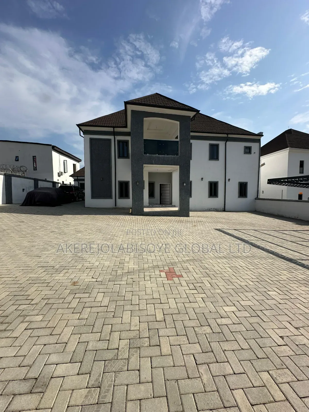 5bdrm Duplex in Naf Valley Asokoro for sale